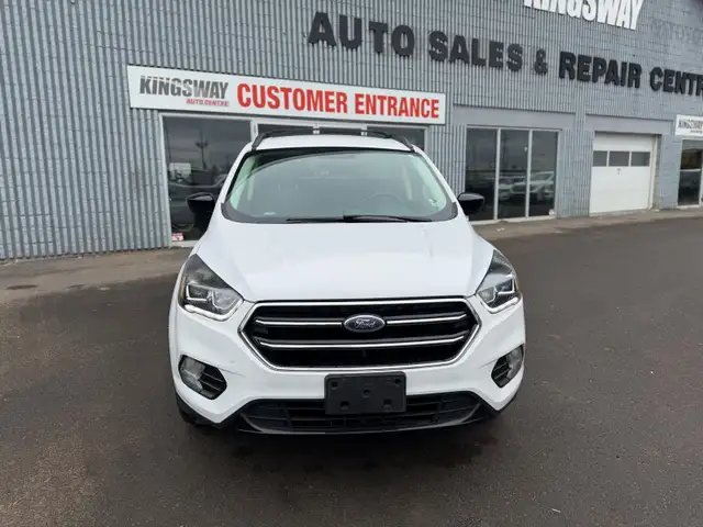 2018 Ford Escape SE AWD / LOW KILOMETRES / TWO-TONE INTERIOR - Photo 8