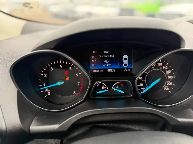 2018 Ford Escape SE AWD / LOW KILOMETRES / TWO-TONE INTERIOR - Photo 12