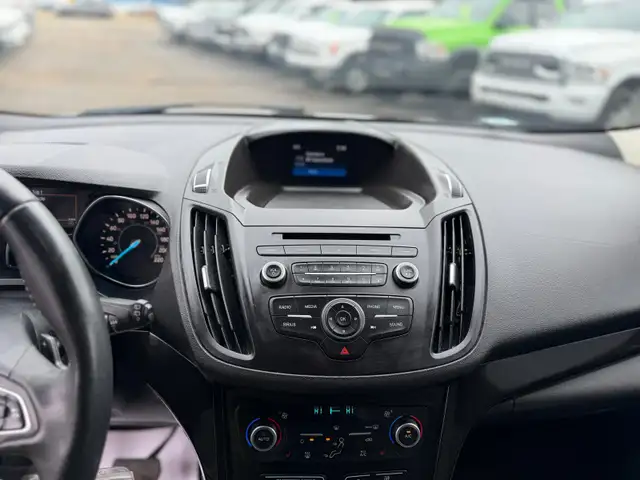 2018 Ford Escape SE AWD / LOW KILOMETRES / TWO-TONE INTERIOR - Photo 15