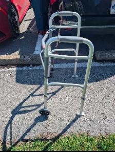 2 wheeled foldable walker with sliders