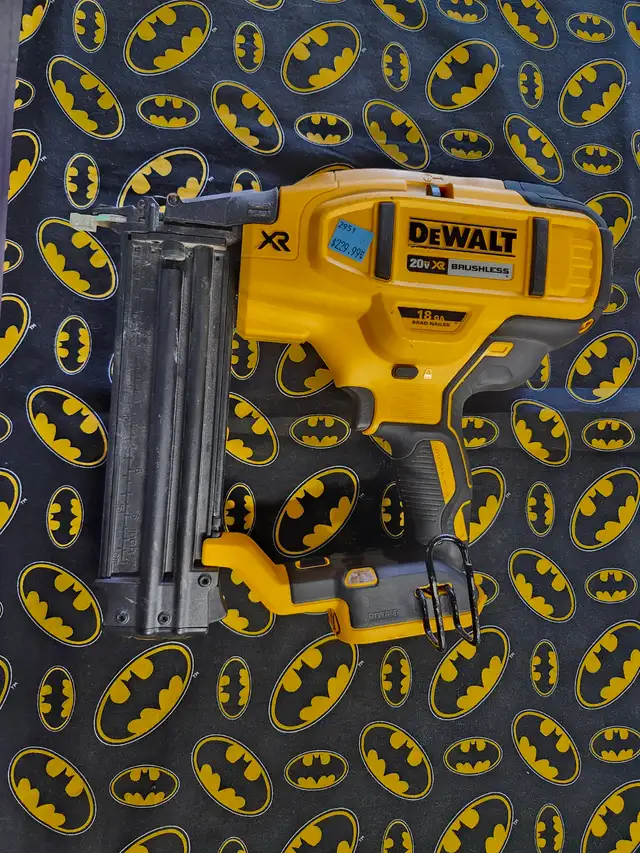 DeWalt DCN680 Cordless Brushless 18 Ga Brad Nailer (#2951)