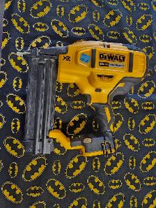 DeWalt DCN680 Cordless Brushless 18 Ga Brad Nailer (#2951)