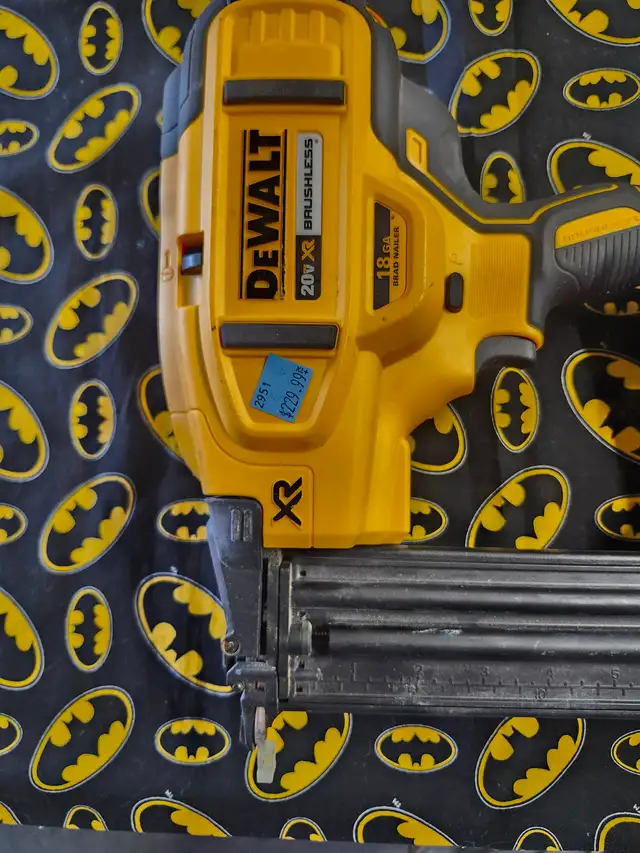 DeWalt DCN680 Cordless Brushless 18 Ga Brad Nailer (#2951) - Photo 2