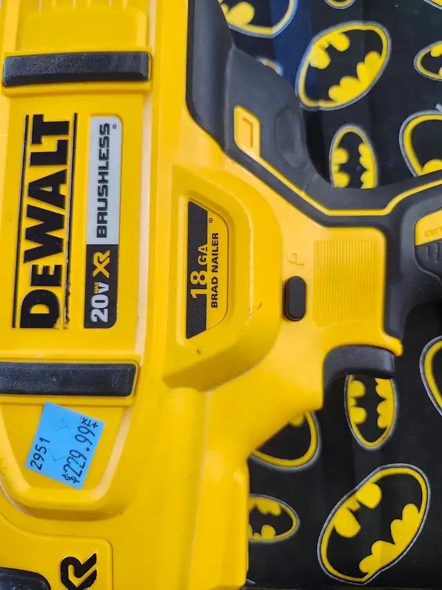DeWalt DCN680 Cordless Brushless 18 Ga Brad Nailer (#2951) - Photo 3