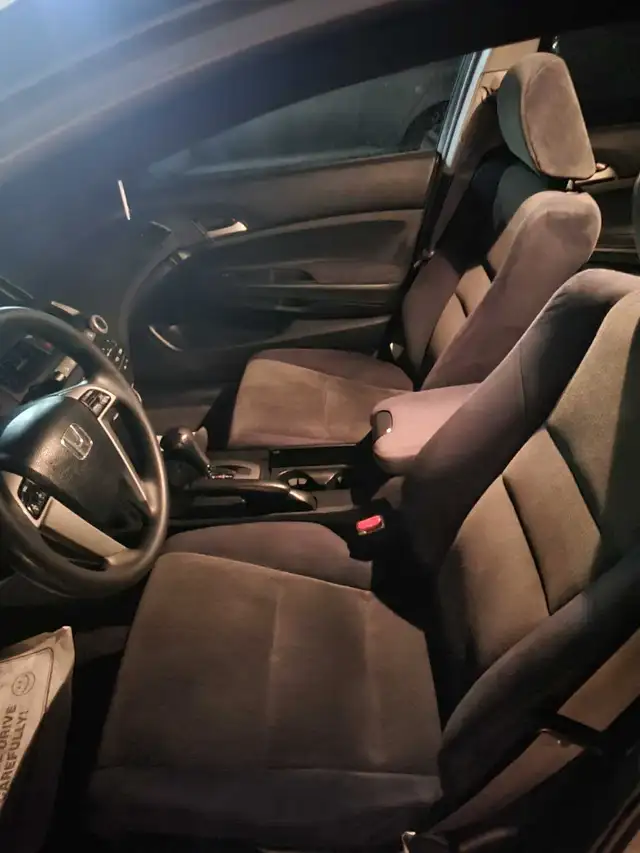 Honda Accord 2010 LX - Photo 10