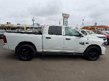 2019 Ram 1500 Classic CREWCAB 5.7L 4X4 /ONE OWNER NO ACCIDENTS - Photo 2