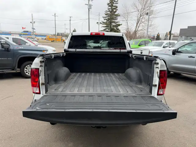 2019 Ram 1500 Classic CREWCAB 5.7L 4X4 /ONE OWNER NO ACCIDENTS - Photo 5