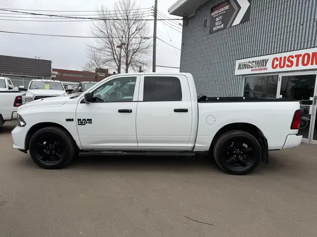 2019 Ram 1500 Classic CREWCAB 5.7L 4X4 /ONE OWNER NO ACCIDENTS - Photo 7
