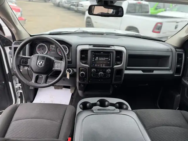 2019 Ram 1500 Classic CREWCAB 5.7L 4X4 /ONE OWNER NO ACCIDENTS - Photo 10