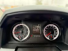 2019 Ram 1500 Classic CREWCAB 5.7L 4X4 /ONE OWNER NO ACCIDENTS - Photo 12