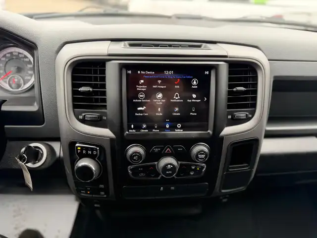 2019 Ram 1500 Classic CREWCAB 5.7L 4X4 /ONE OWNER NO ACCIDENTS - Photo 14
