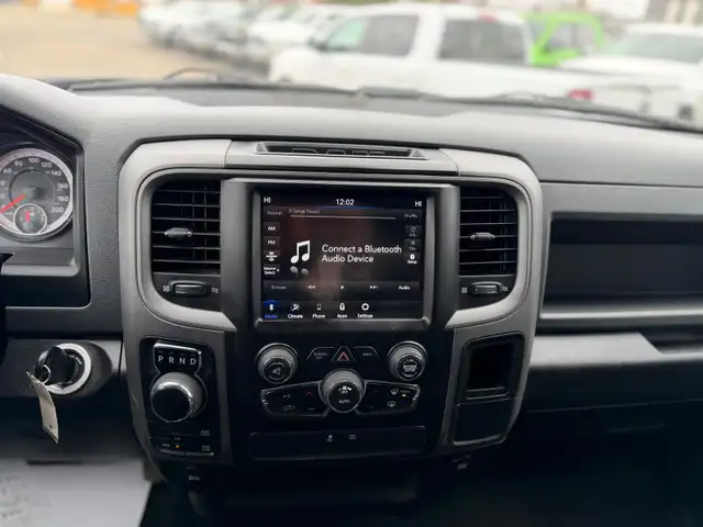 2019 Ram 1500 Classic CREWCAB 5.7L 4X4 /ONE OWNER NO ACCIDENTS - Photo 15