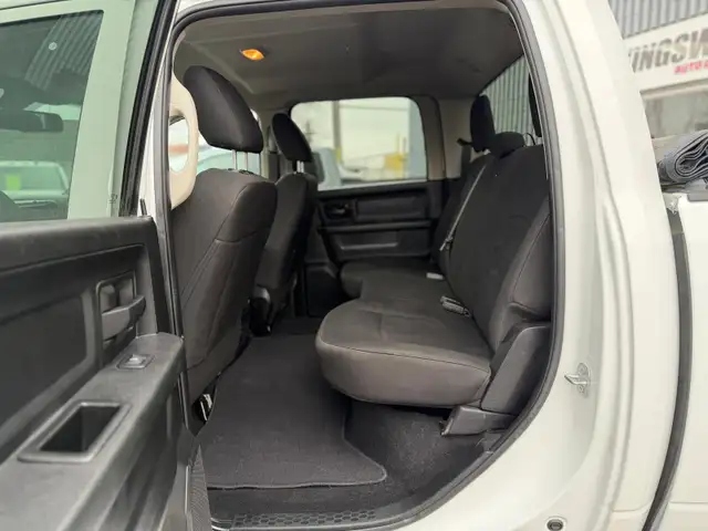 2019 Ram 1500 Classic CREWCAB 5.7L 4X4 /ONE OWNER NO ACCIDENTS - Photo 17