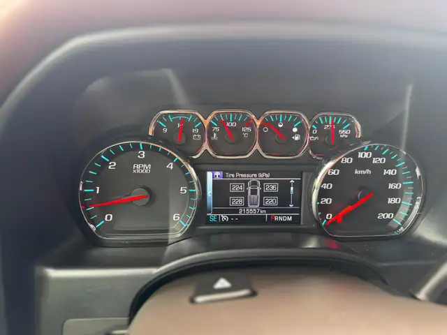 2016 Chevrolet Silverado 1500 HIGH COUNTRY/ 1 OWNER NO ACCIDENTS - Photo 16