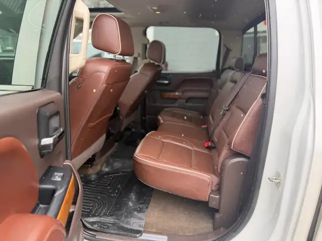 2016 Chevrolet Silverado 1500 HIGH COUNTRY/ 1 OWNER NO ACCIDENTS - Photo 18