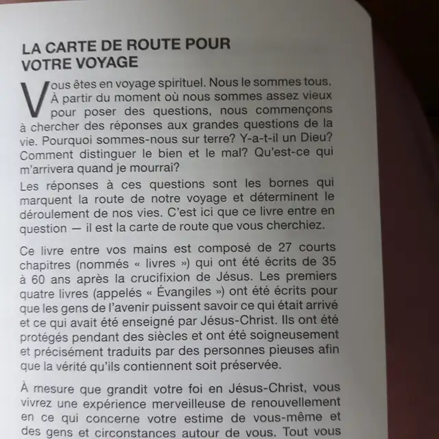 LIVRE NEUF FRANCAIS ADULTE, DIEU AIME LE MONDE 645 PAGES: $5.00 - Photo 2