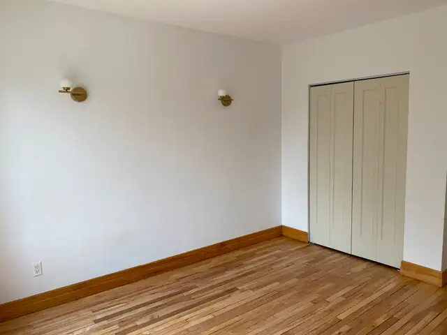 3 1/2 à louer , grand, ensoleillé et rénové - Photo 8