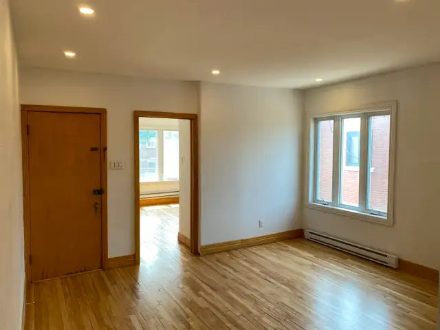 3 1/2 à louer , grand, ensoleillé et rénové - Photo 10