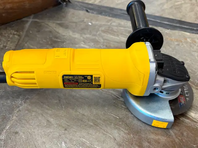 Dewalt 4 1/2' 120v Corded Angle Grinder (Model: DWE4011 ) - Photo 2