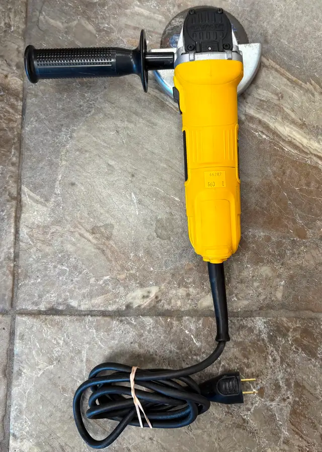 Dewalt 4 1/2' 120v Corded Angle Grinder (Model: DWE4011 ) - Photo 3