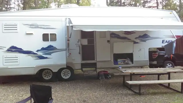 2006 Jayco 33’ Fifth wheel $12,500.00 - Photo 8