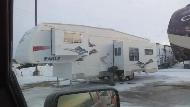 2006 Jayco 33’ Fifth wheel $12,500.00 - Photo 10
