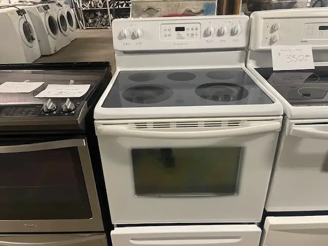 Cuisinière blanche vitrocéramique Frigidaire