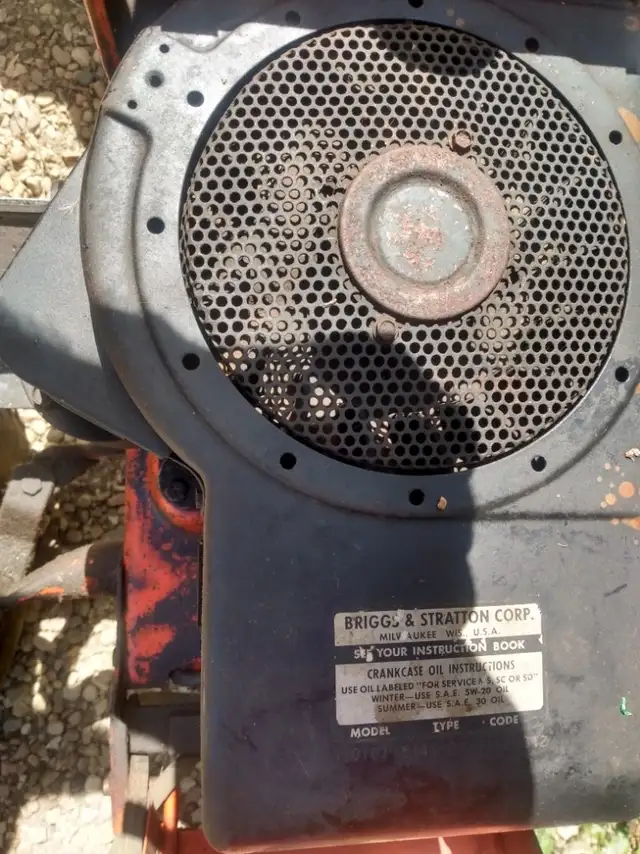 Allis Chalmers 608 garden tractor w/tiller - Photo 3