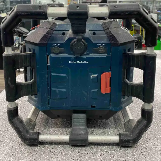 Bosch PB360S-C Jobsite Radio - Photo 3