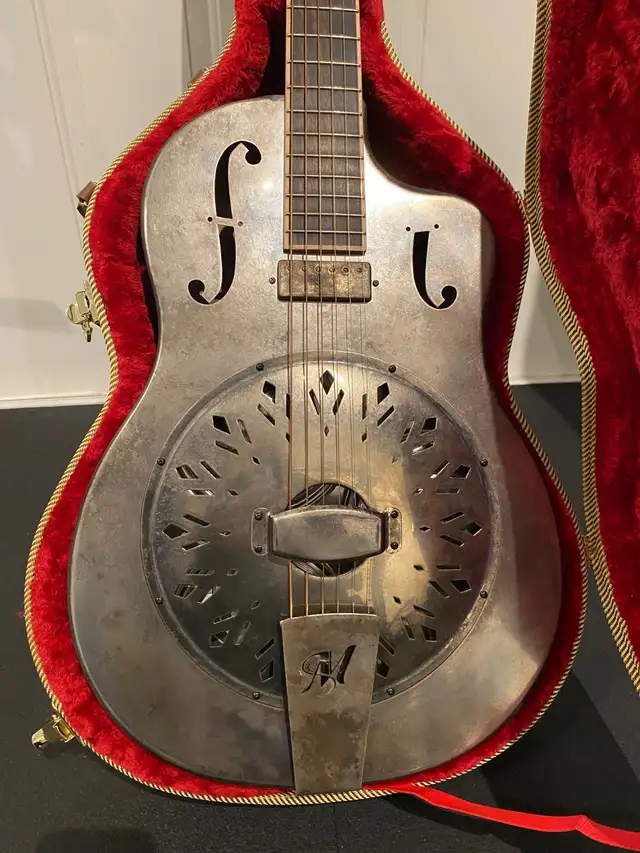 Mule Resonator Guitar w/ Pick-up - Photo 3
