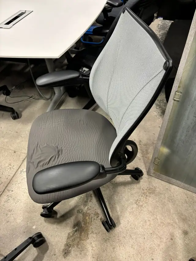 Humanscale Liberty Task Chair! - Photo 3