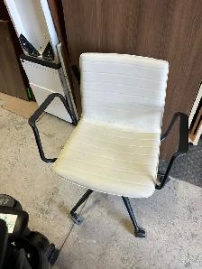 Andreu World Swivel Chair Flex Chair!