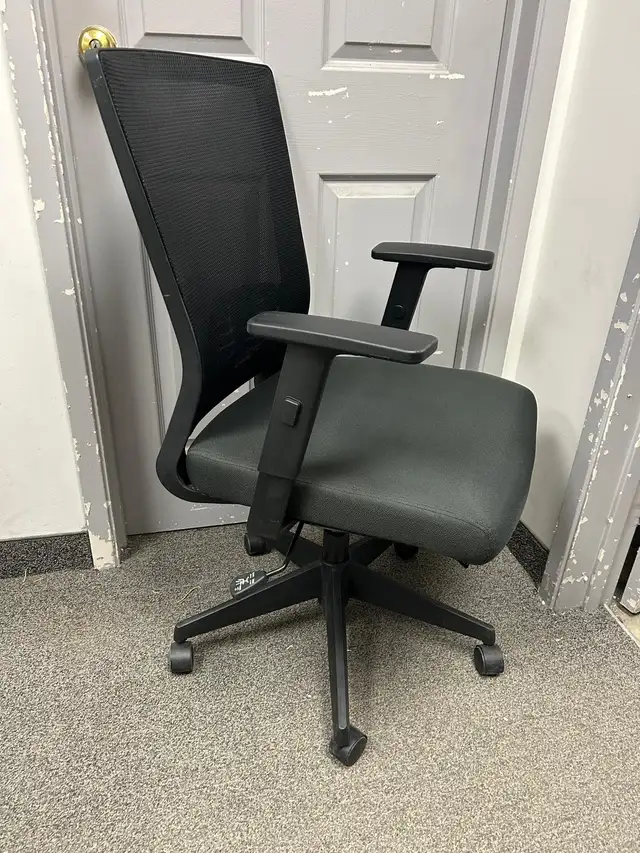 HON Ignition 2.0 Mesh-Back Task Chair! - Photo 2