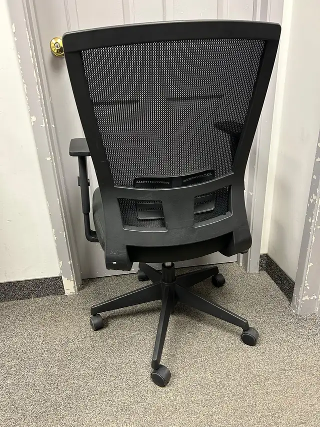 HON Ignition 2.0 Mesh-Back Task Chair! - Photo 4