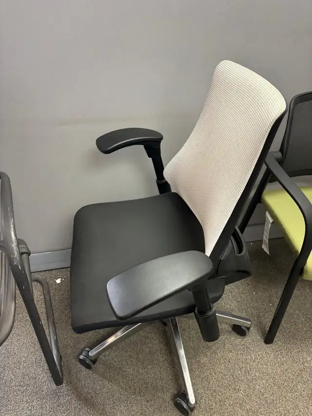 Global Spree Medium Back Synchro-Tilter with Mesh Back Chair! - Photo 3