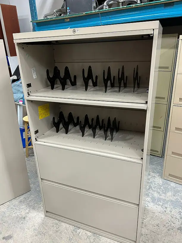 Steelcase 4 Drawer Filing Cabinet! - Photo 4