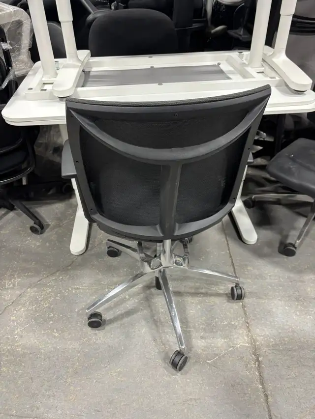 Teknion Visio Synchro Tilt Chair! - Photo 4