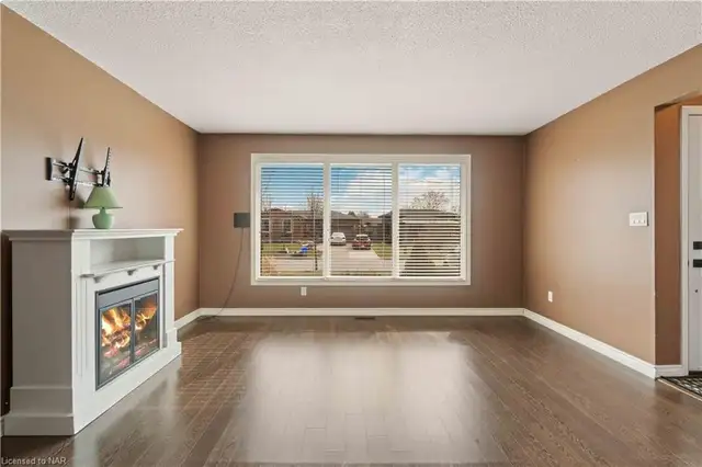 $2450.00  Beautiful Three Bedroom Unit for Rent in Secord Woods - Photo 3