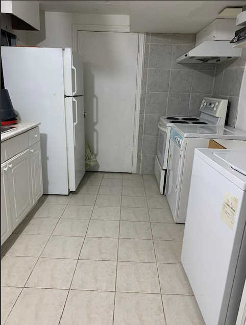 1-Bedroom Basement Apartment - MINUTES FROM SQUARE ONE - Photo 4