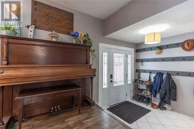 4 plus 1 bedroom House for Sale - Photo 3