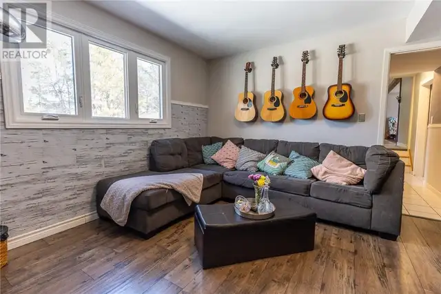 4 plus 1 bedroom House for Sale - Photo 8