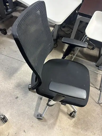 Artopex Task Chair! - Photo 2