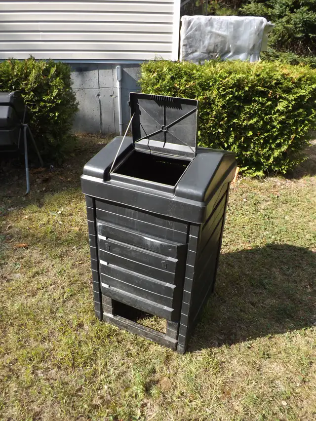 Composters - 2 - Photo 2
