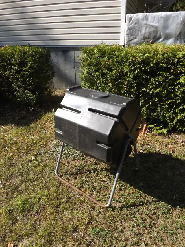 Composters - 2 - Photo 3