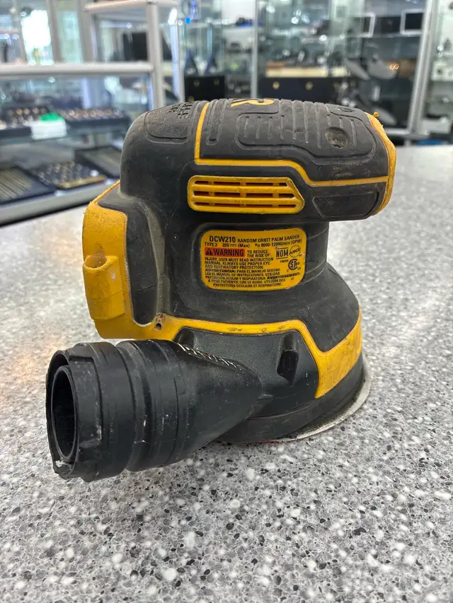 Dewalt DCW210 20V Palm Sander - Photo 2