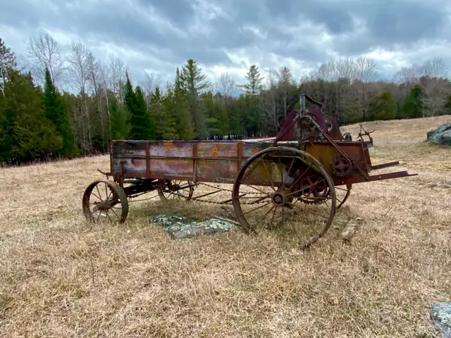 Antique Menure Spreader - Photo 2
