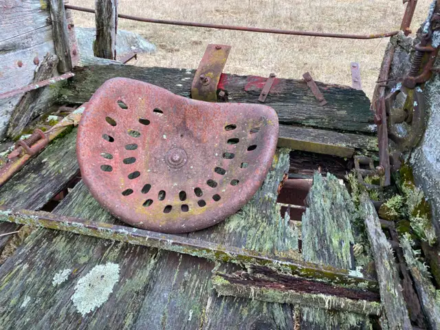 Antique Menure Spreader - Photo 3