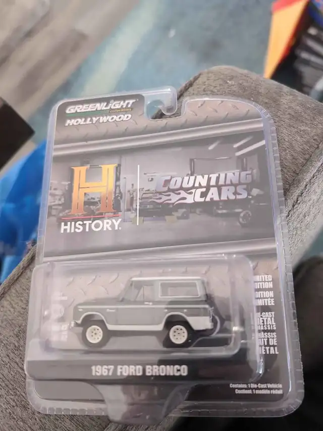 4 die cast cars for sale - Photo 4