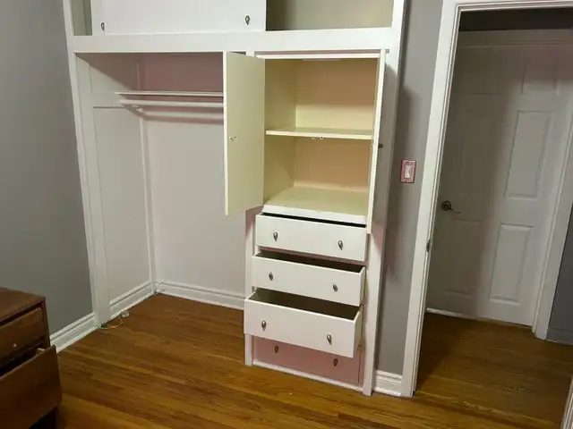 Furnished Room for rent on main floor,Oxford Street West - Photo 4