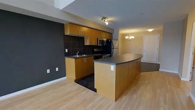 2 Bedroom & 2 Full Bath condo w/underground Parking - Photo 5